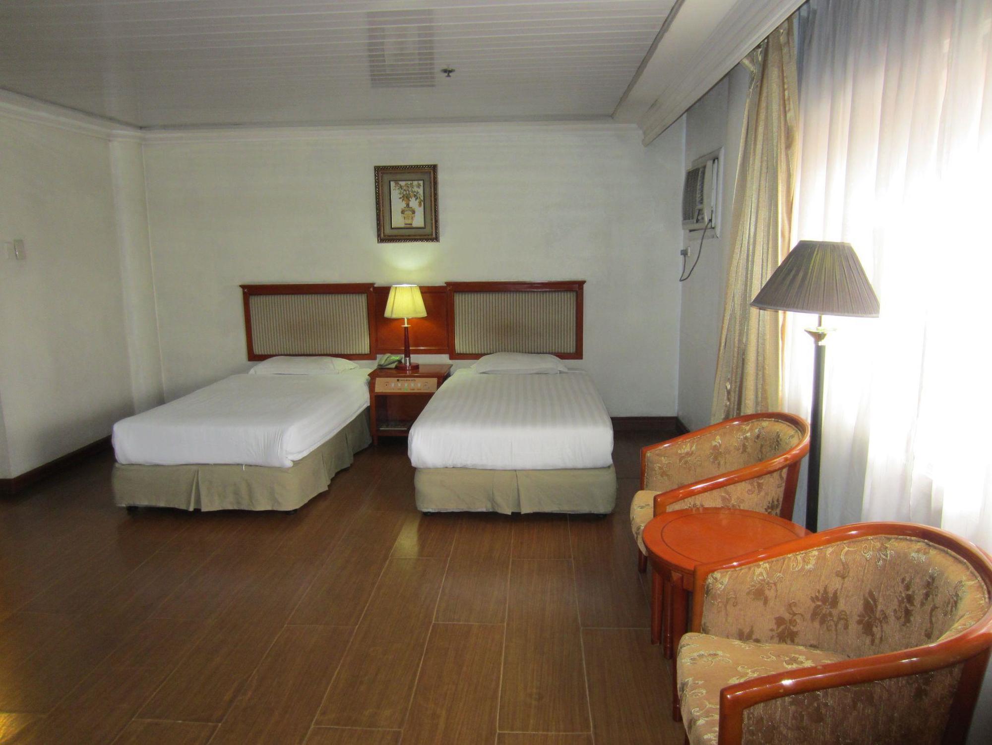 Grand Regal Hotel Bacolod Dış mekan fotoğraf