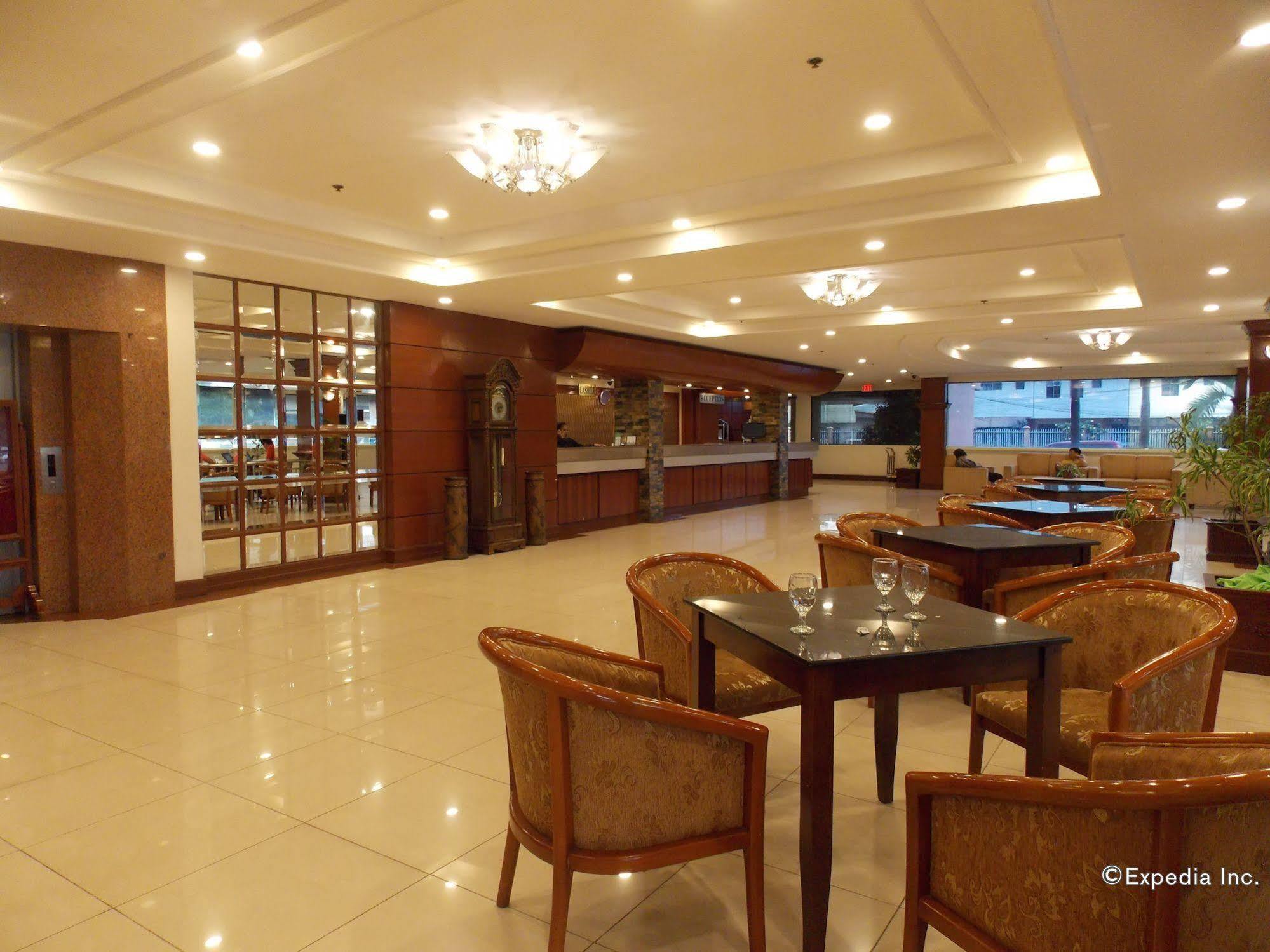 Grand Regal Hotel Bacolod Dış mekan fotoğraf