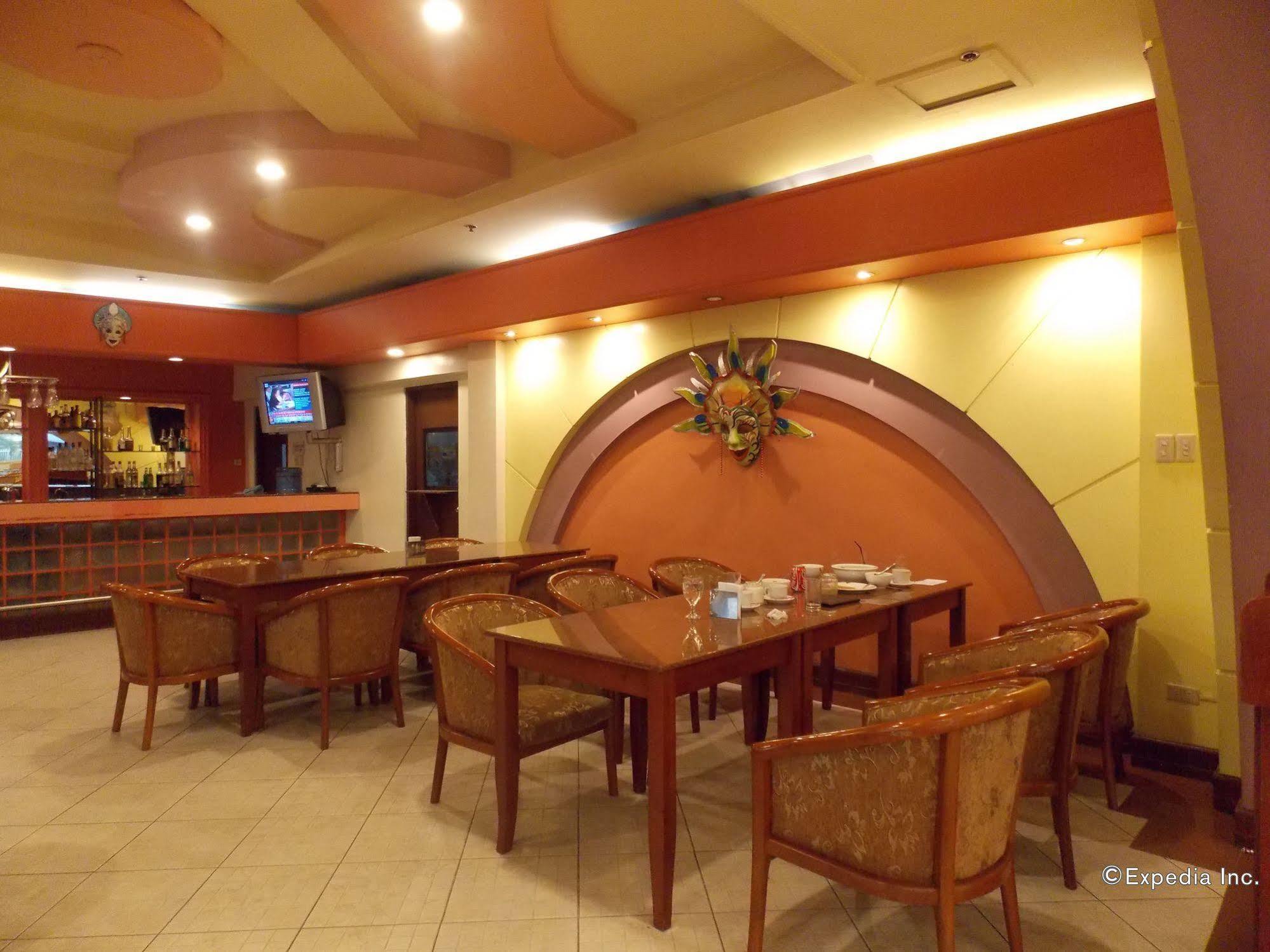 Grand Regal Hotel Bacolod Dış mekan fotoğraf