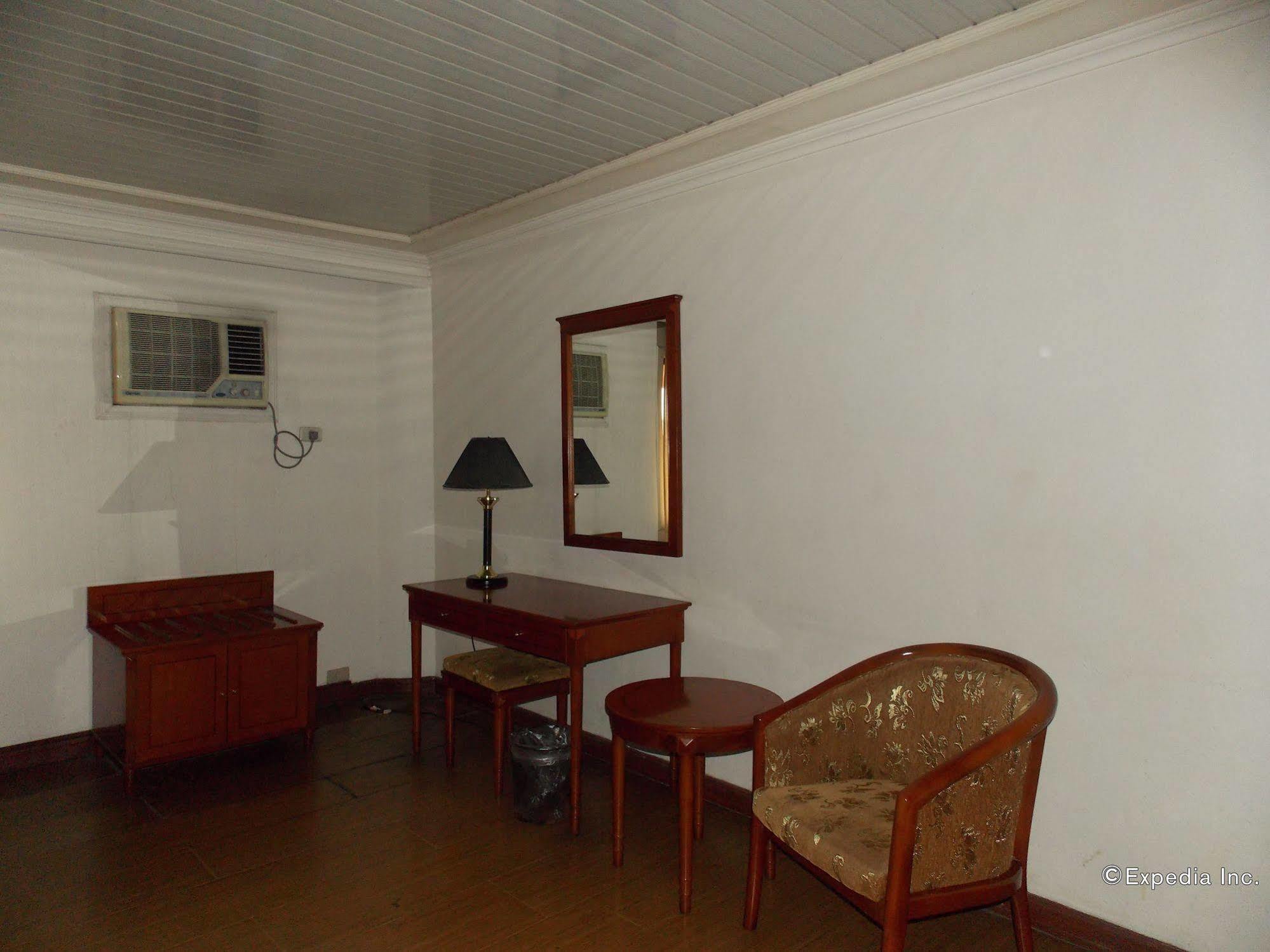 Grand Regal Hotel Bacolod Dış mekan fotoğraf
