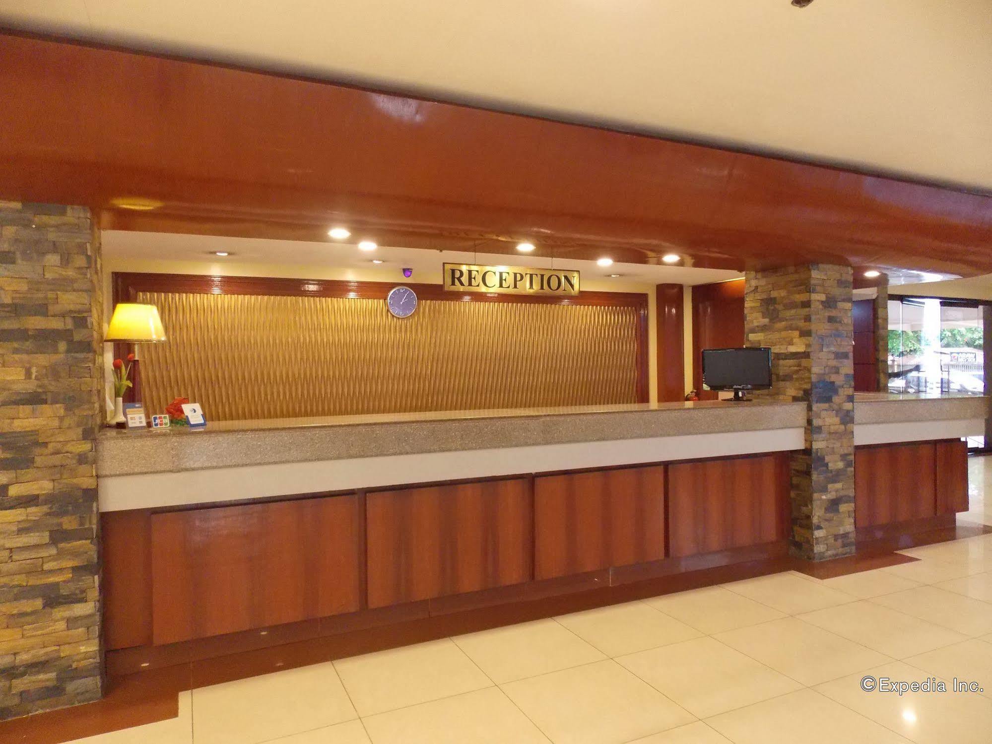 Grand Regal Hotel Bacolod Dış mekan fotoğraf