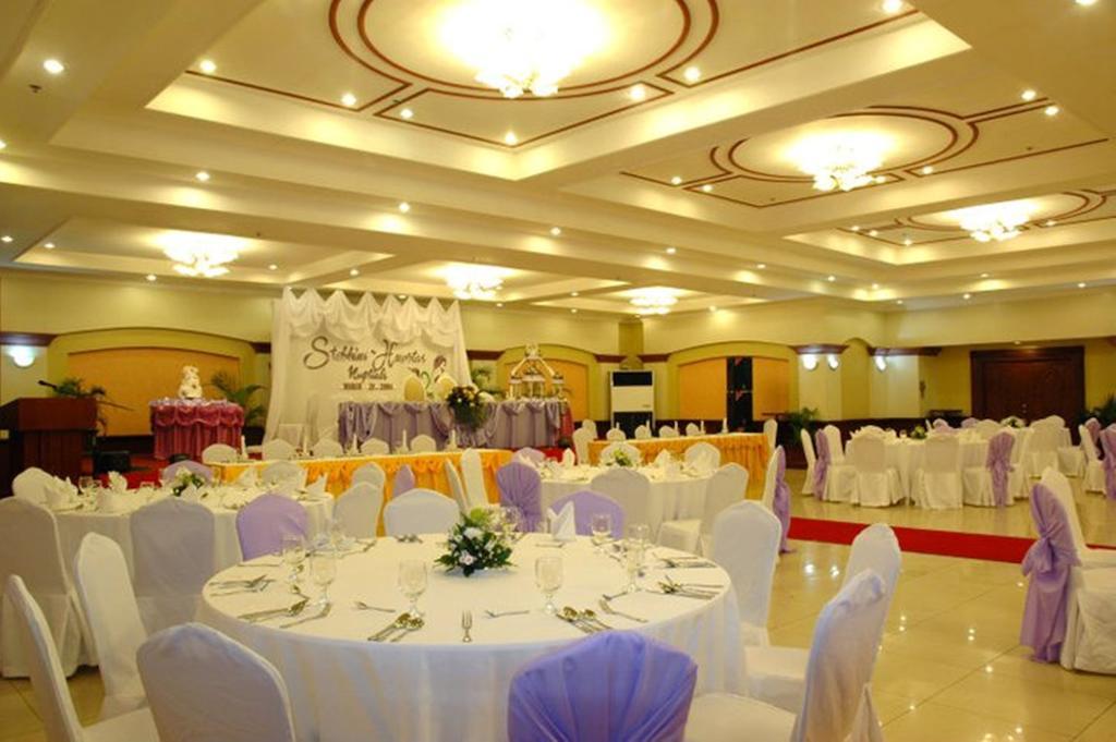 Grand Regal Hotel Bacolod Dış mekan fotoğraf