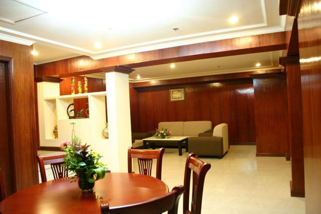 Grand Regal Hotel Bacolod Dış mekan fotoğraf
